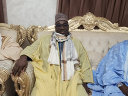 VISITE CHEZ LE KHALIFE DES MOURIDES CONDUISANT UNE DELEGATION AU NOM DU KHALIFE DE MEDINA BAYE CHEIKH MAHI IBRAHIMA NIASS